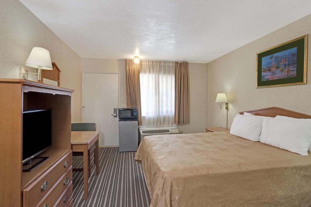 Buena Park Inn Eksteriør billede