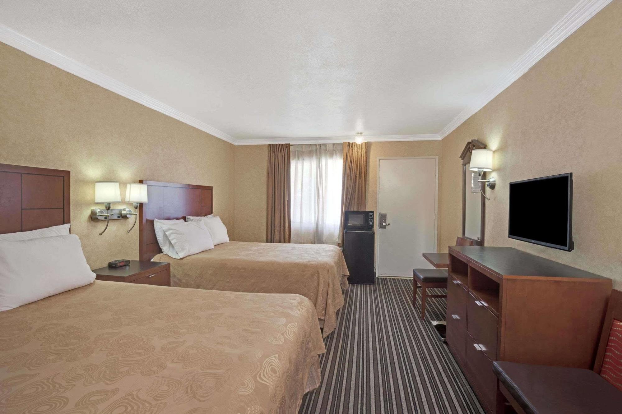 Buena Park Inn Eksteriør billede